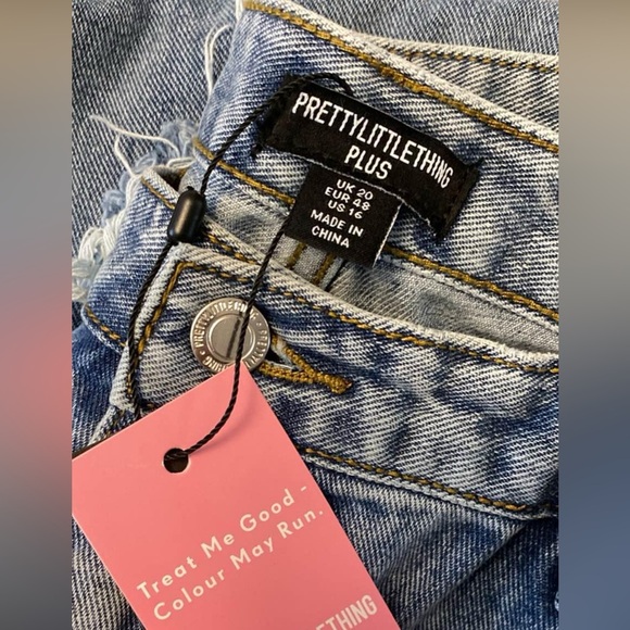 Pretty Little Thing Straight Leg Jeans - Picture 4 of 4